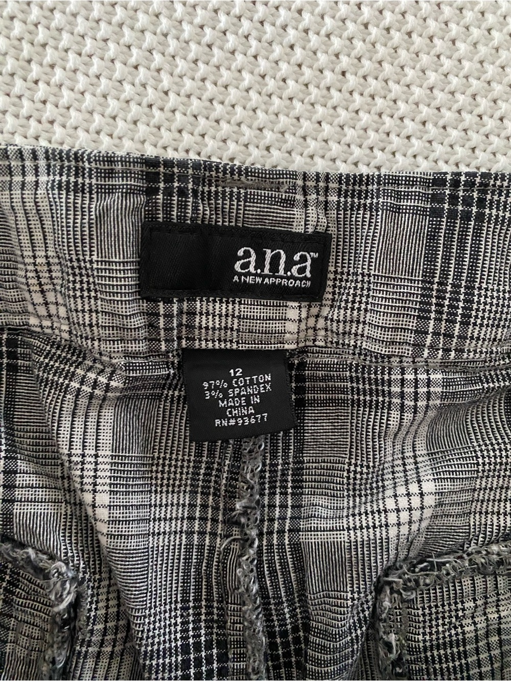 a.n.a Gray Plaid Utility Shorts Size 12 Cotton Stretch Buckle Tabs - Picture 5 of 13